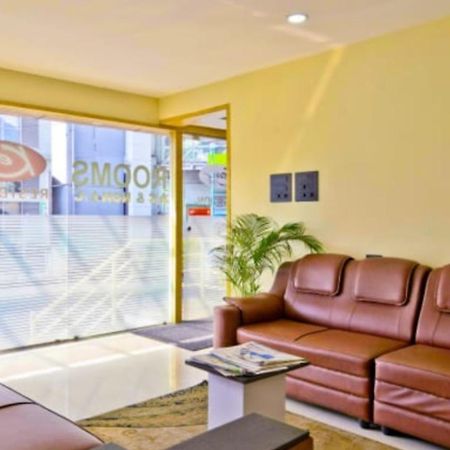 Kenz Residency Hotel Kochi Luaran gambar