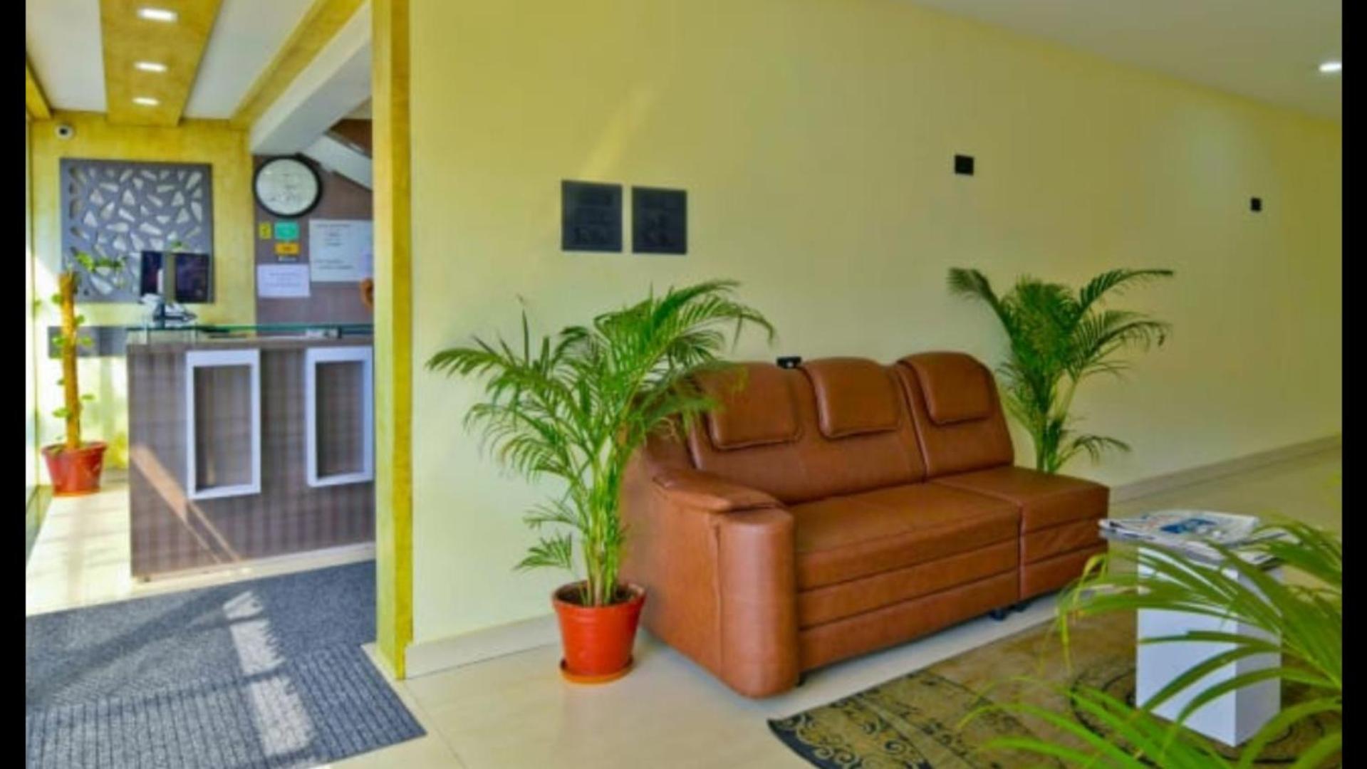 Kenz Residency Hotel Kochi Luaran gambar