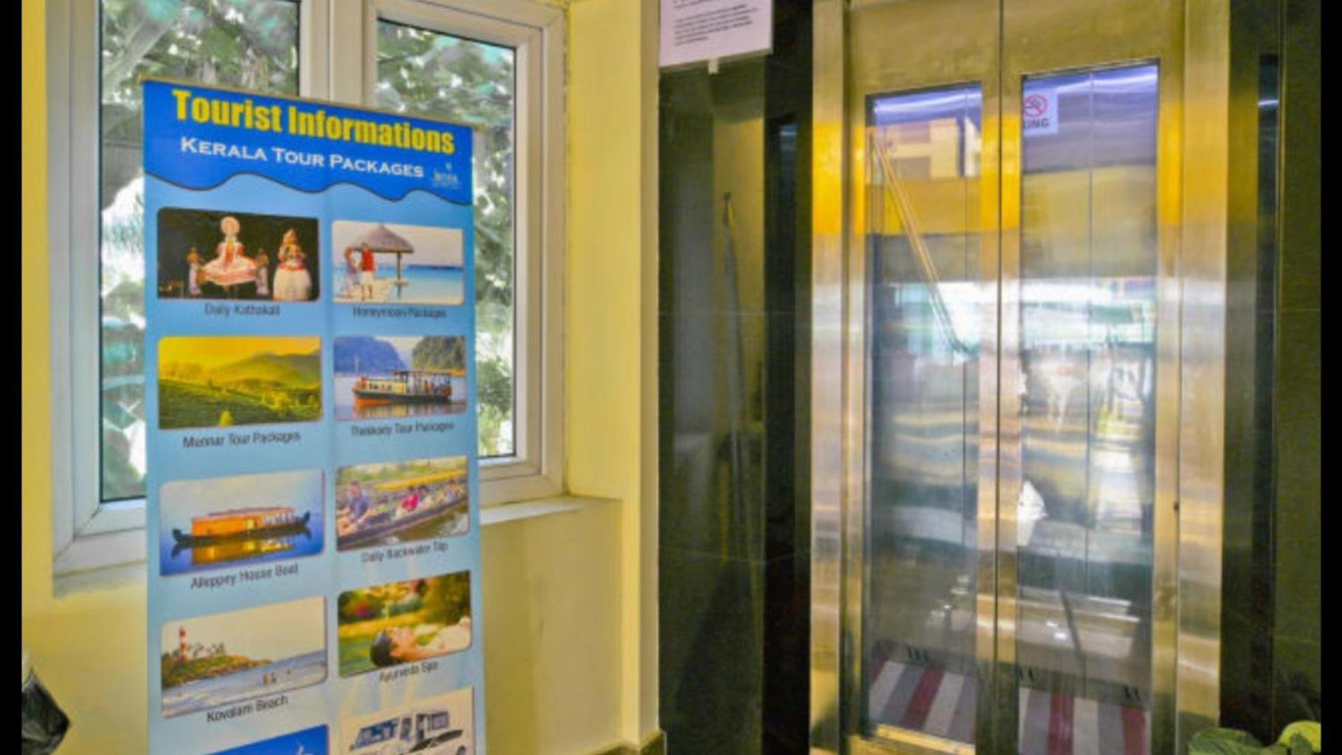 Kenz Residency Hotel Kochi Luaran gambar