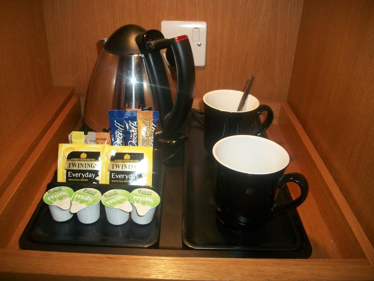 Kenz Residency Hotel Kochi Luaran gambar